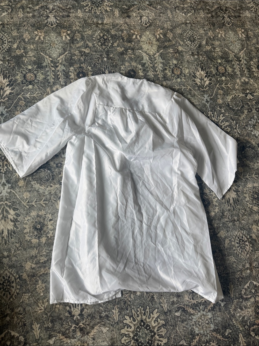 Jostens White Graduation Robe - Picture 4 of 4